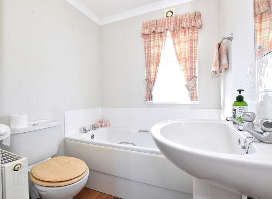 2 Swallow Crescent, Ballyhalbert, BT22 1BE