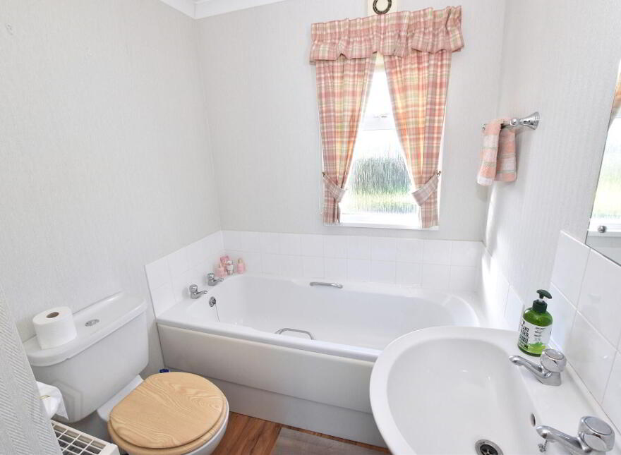 2 Swallow Crescent, Ballyhalbert, BT22 1BE