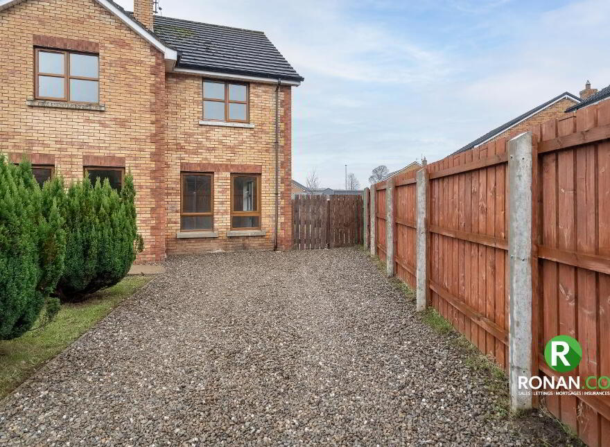 24 Castletown Court, Strabane, BT82 9FZ