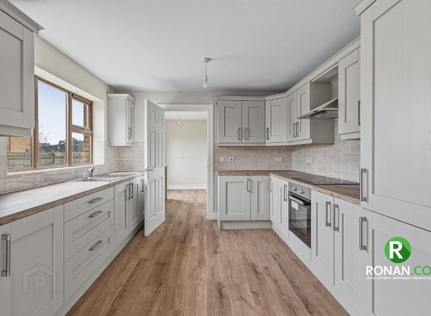 24 Castletown Court, Strabane, BT82 9FZ