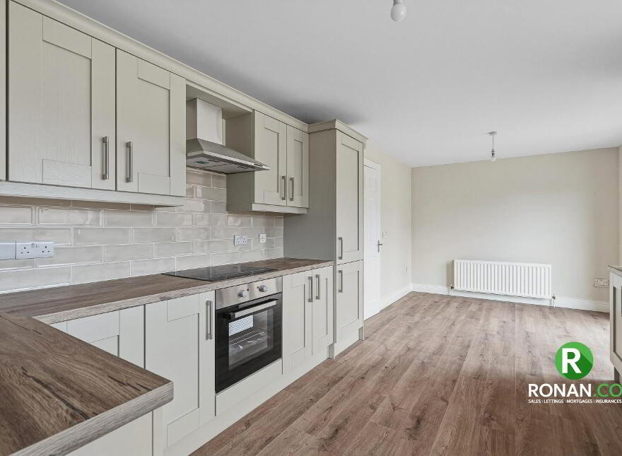 24 Castletown Court, Strabane, BT82 9FZ