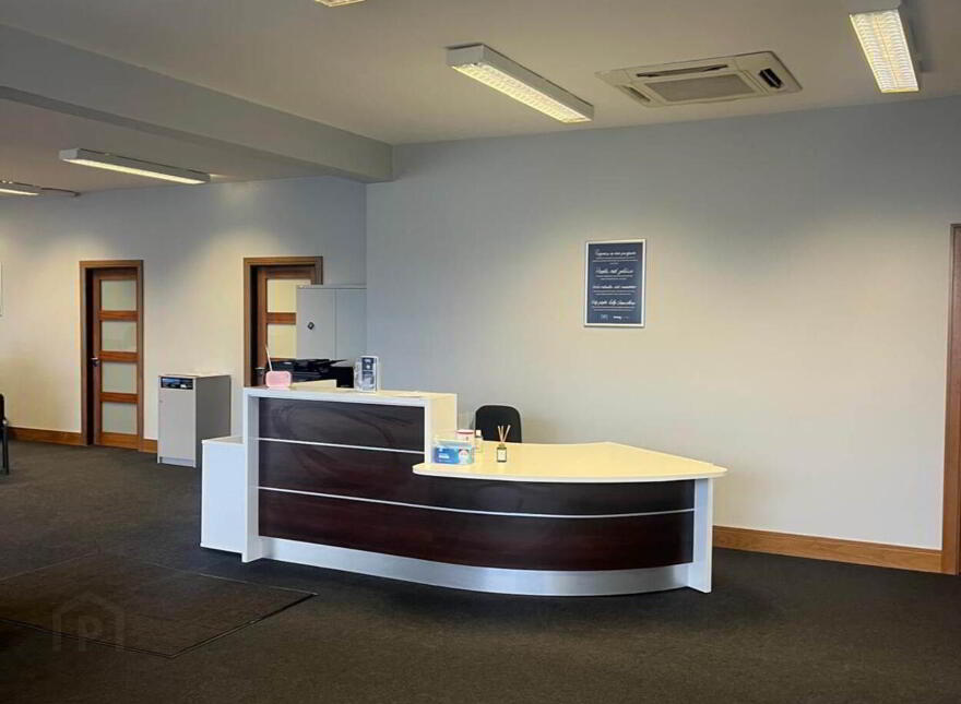 Martyr`s Road, Nenagh, E45EW89
