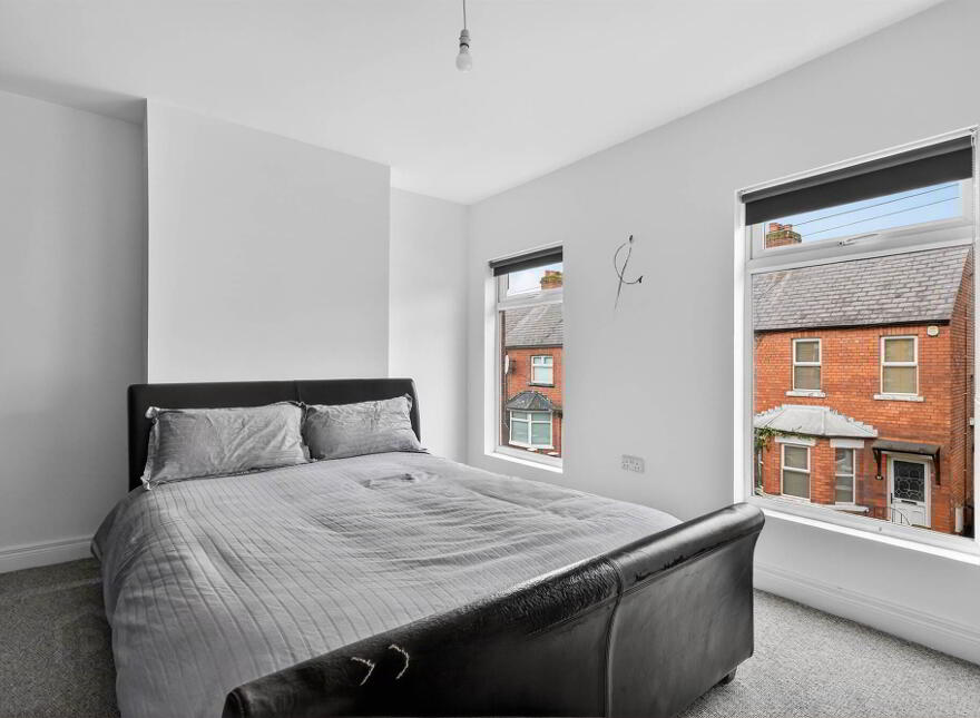 32 Dunraven Avenue, Belfast, BT5 5JR