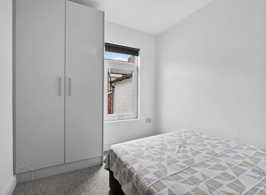 32 Dunraven Avenue, Belfast, BT5 5JR