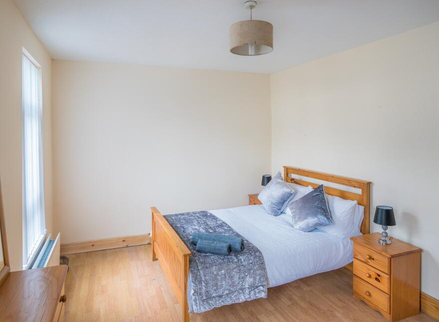 STUDENT ACCOMMODATION, 6 Stewarts Terrace, Derry/Londonderry, BT48 7LH