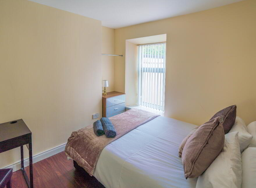 STUDENT ACCOMMODATION, 6 Stewarts Terrace, Derry/Londonderry, BT48 7LH
