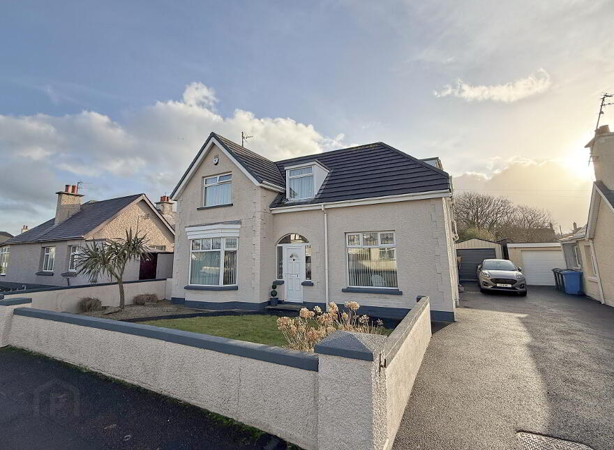 1 Glenvale Crescent, Portrush, BT56 8EB