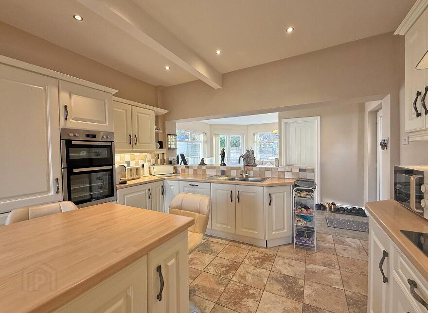 1 Glenvale Crescent, Portrush, BT56 8EB
