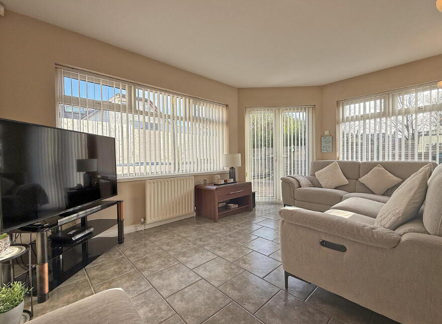 1 Glenvale Crescent, Portrush, BT56 8EB