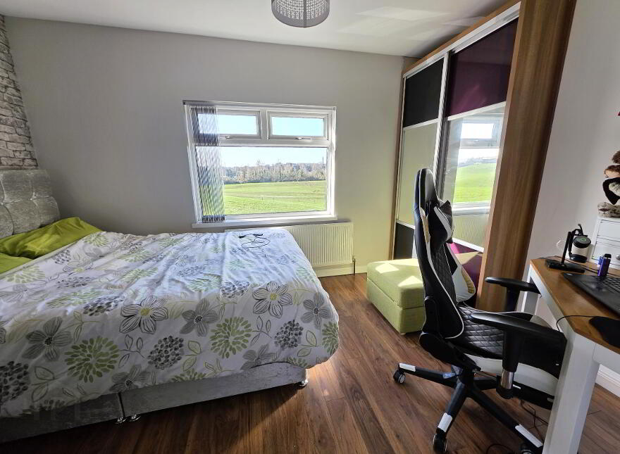 18 Hilden View, Tullynacross Road, Lisburn, BT27 5SF
