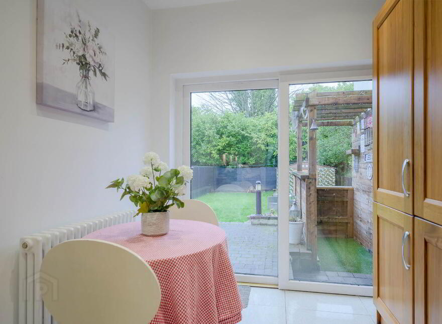 99 Demesne Road, Holywood, BT18 9EY