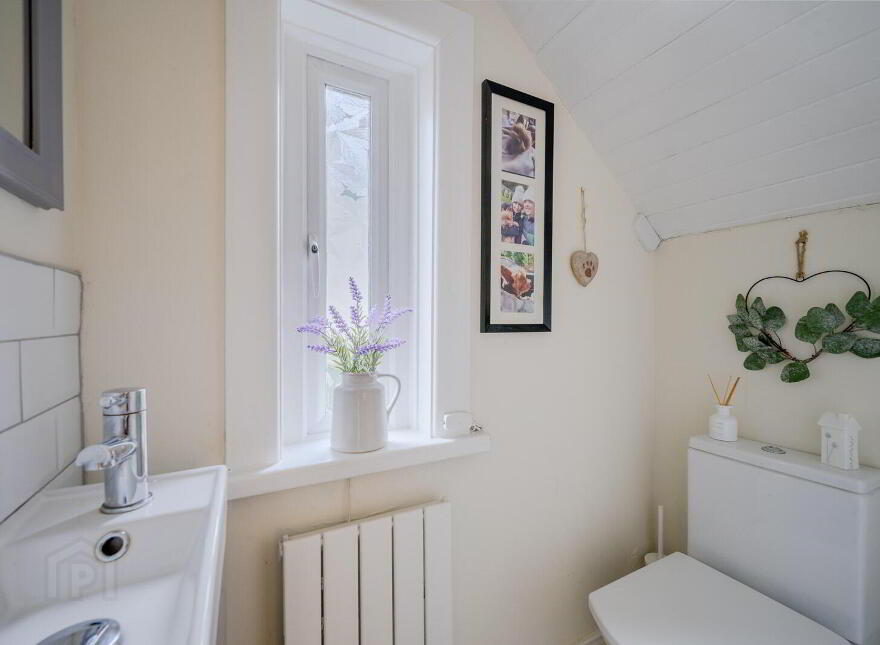 99 Demesne Road, Holywood, BT18 9EY