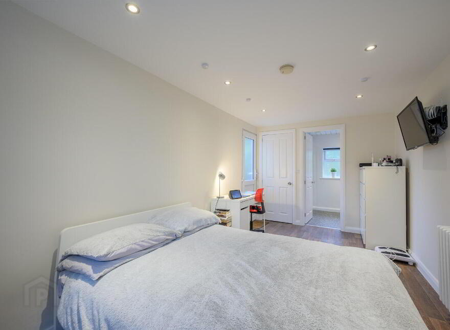 99 Demesne Road, Holywood, BT18 9EY