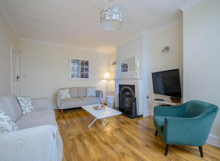 99 Demesne Road, Holywood, BT18 9EY