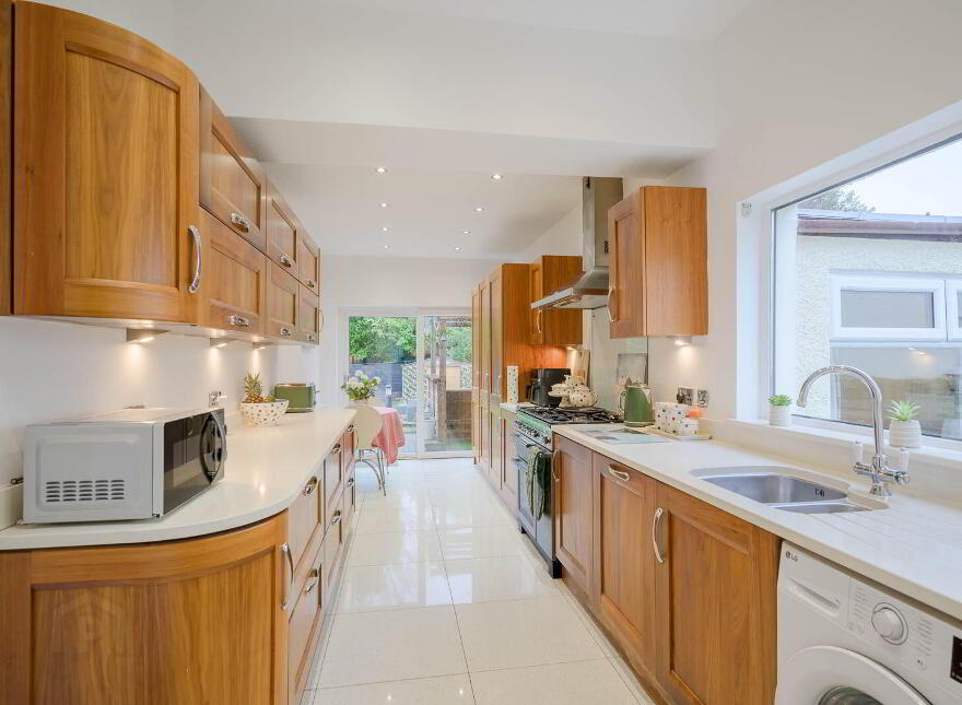 99 Demesne Road, Holywood, BT18 9EY