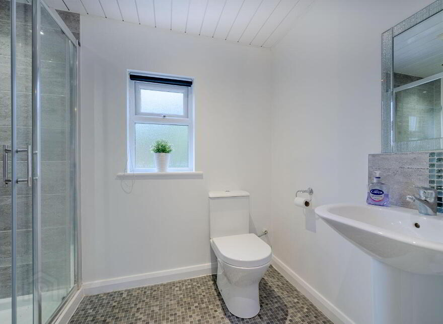 99 Demesne Road, Holywood, BT18 9EY