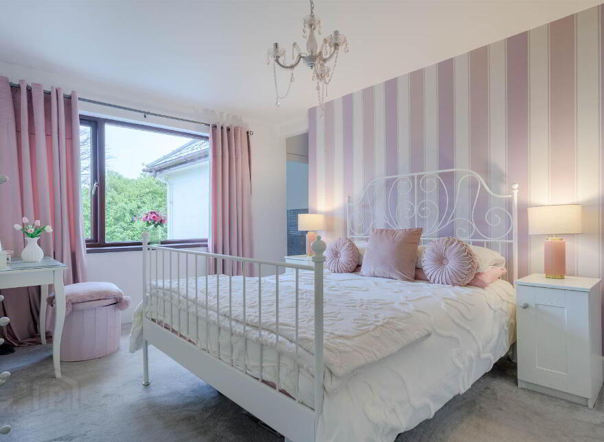 99 Demesne Road, Holywood, BT18 9EY