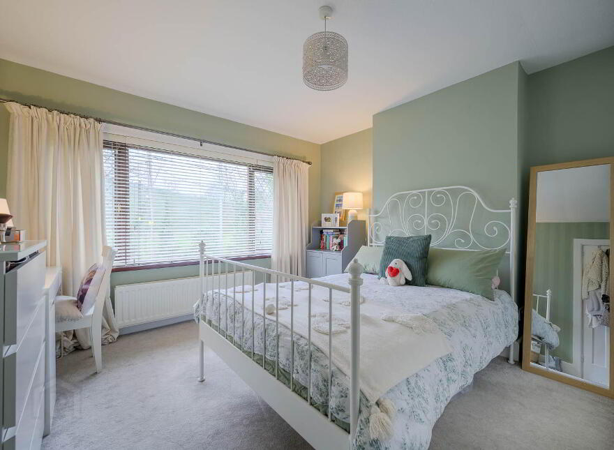 99 Demesne Road, Holywood, BT18 9EY