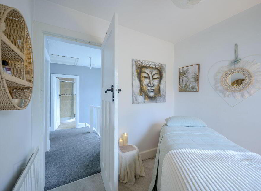 99 Demesne Road, Holywood, BT18 9EY