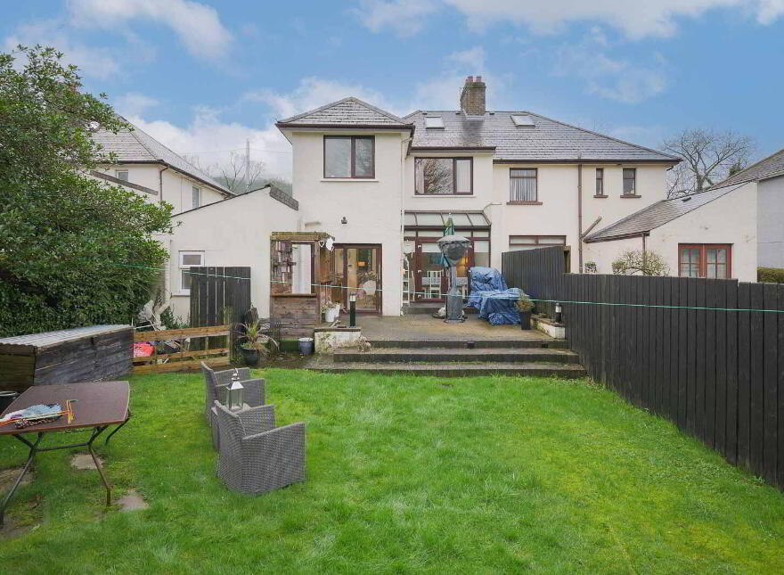 99 Demesne Road, Holywood, BT18 9EY