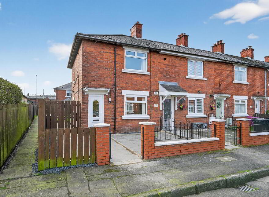 2 Donegall Gardens, Belfast, BT12 6NU