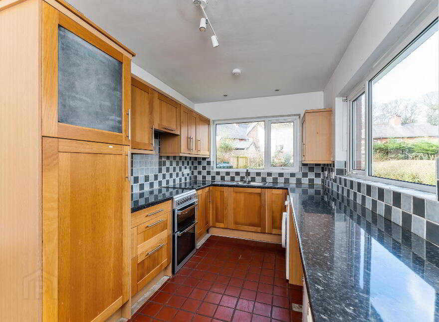 2 Lucerne Parade, Stranmillis, Belfast, BT9 5FT