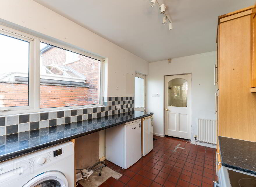 2 Lucerne Parade, Stranmillis, Belfast, BT9 5FT