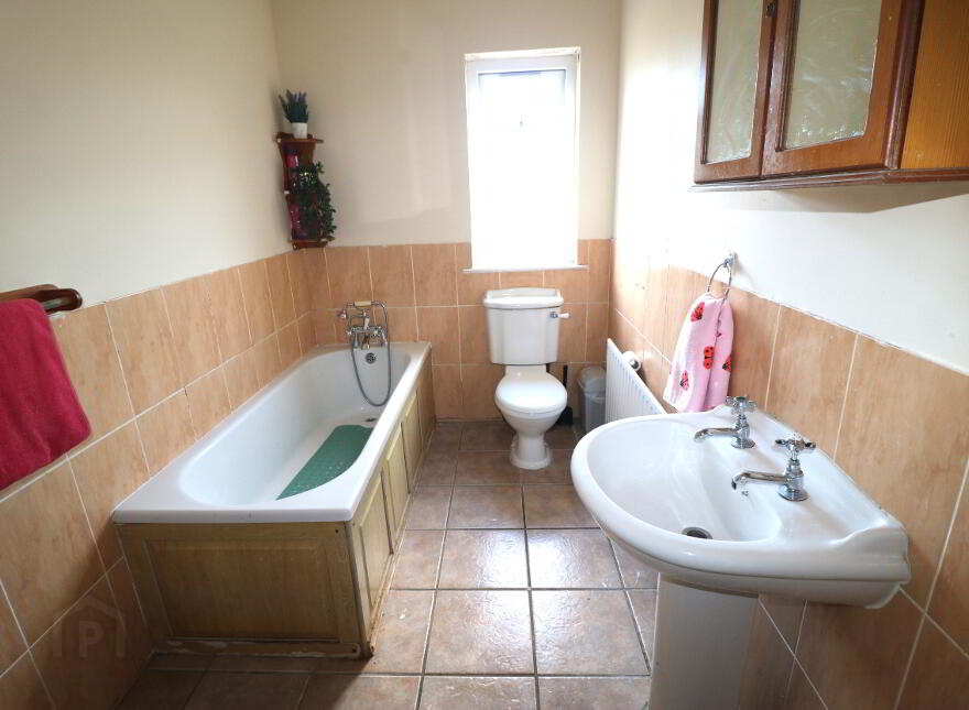 16 Lisles Hill Road, Broughshane, Ballymena, BT42 4LJ