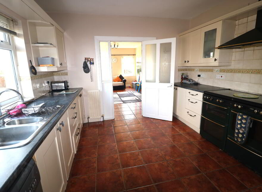 16 Lisles Hill Road, Broughshane, Ballymena, BT42 4LJ