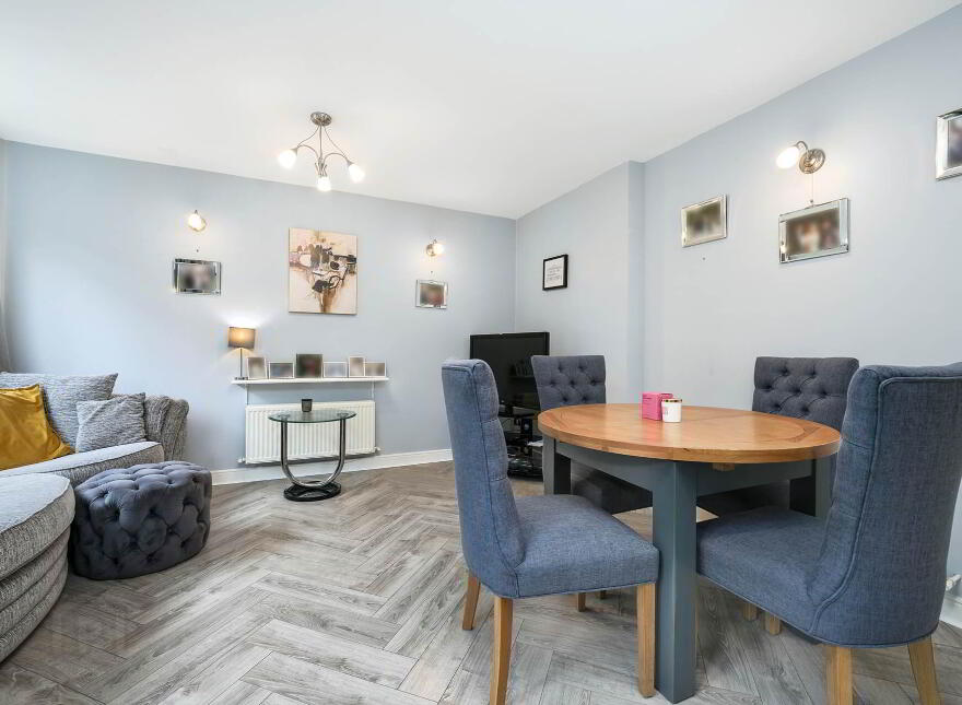 Apartment 3 Block A The Park, Clon Brugh, Aiken`s Village, Dublin, D18VX65