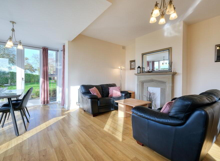 32 Saint Albans, Longford Town, N39NC44