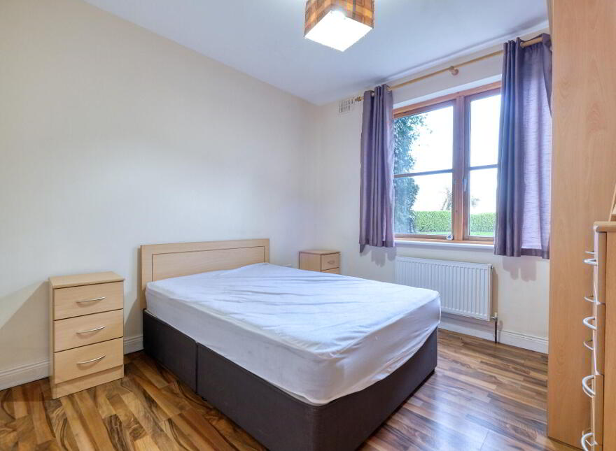 32 Saint Albans, Longford Town, N39NC44