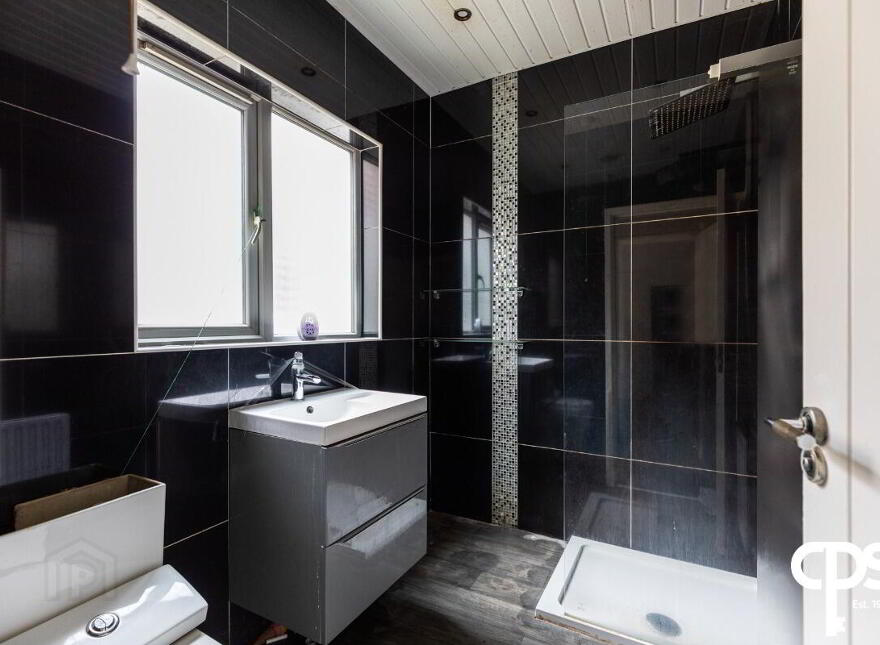 31 Iris Drive, Belfast, BT12 7BJ
