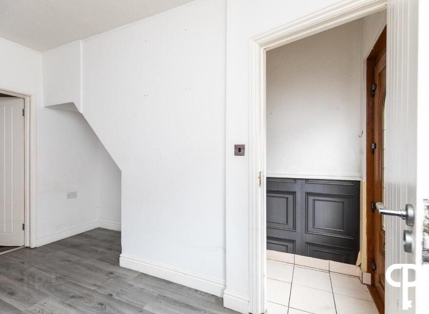 31 Iris Drive, Belfast, BT12 7BJ