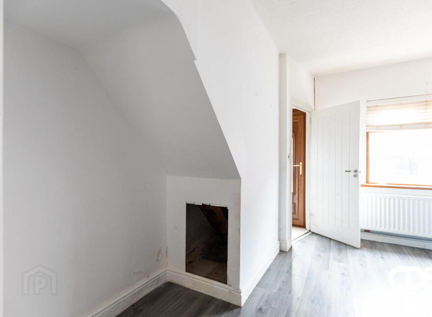 31 Iris Drive, Belfast, BT12 7BJ