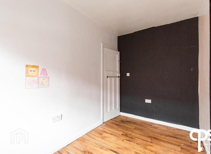 31 Iris Drive, Belfast, BT12 7BJ