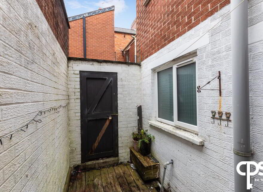 31 Iris Drive, Belfast, BT12 7BJ