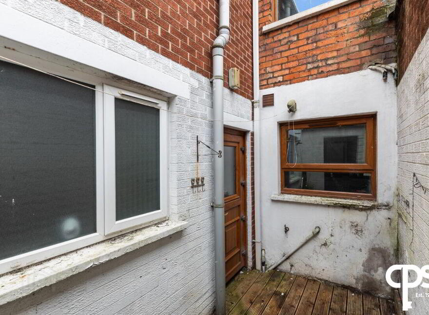 31 Iris Drive, Belfast, BT12 7BJ
