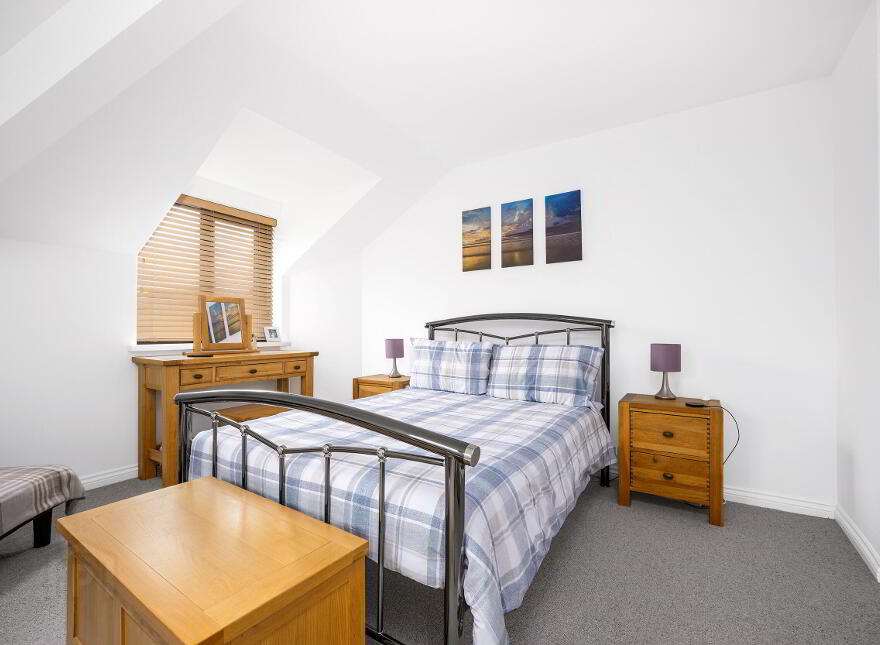 36 The Counties, Mark Street, Portrush, BT56 8QA