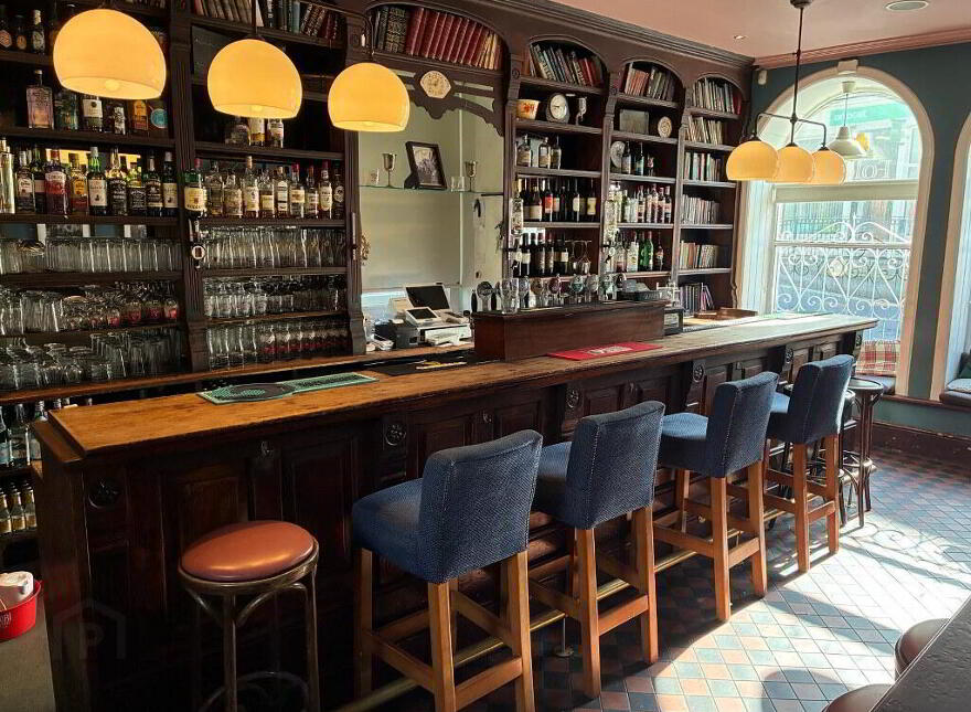 Foley's On The Mall, Main Street, Lismore, P51D5W5