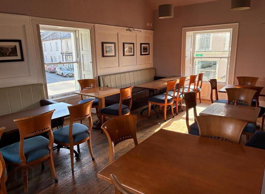 Foley's On The Mall, Main Street, Lismore, P51D5W5