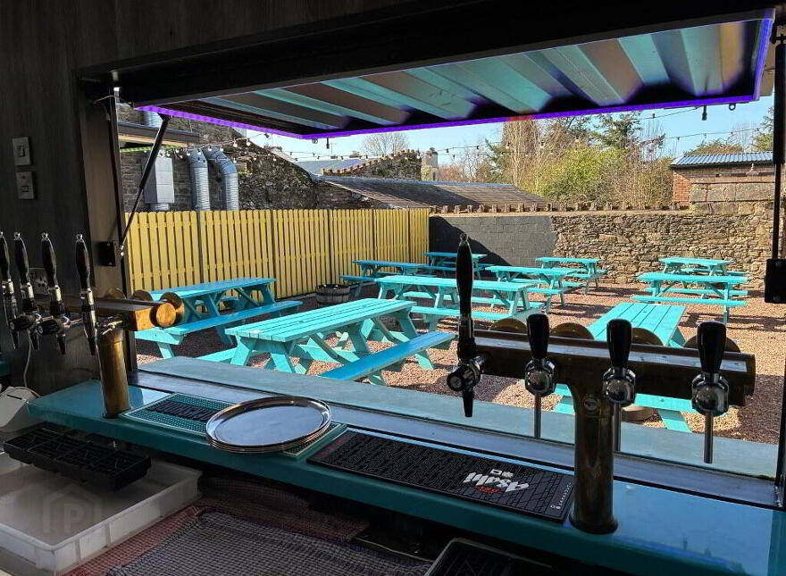 Foley's On The Mall, Main Street, Lismore, P51D5W5