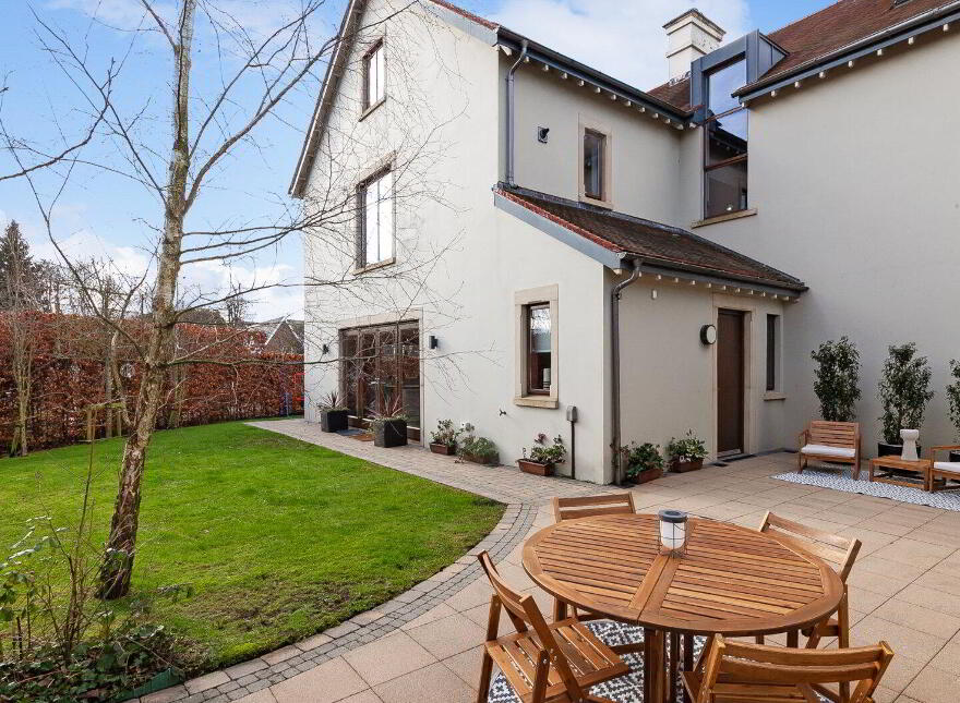 22 Deramore Park South, Belfast, BT9 5JY
