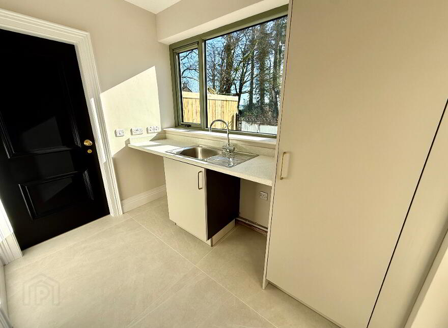 2 Derrianna, Culmore Road, Derry, BT48 8JB
