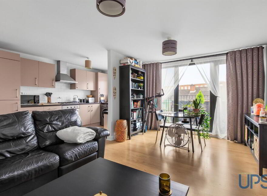 Apt 8 The Hazelton Building, 11 Clonard Street, Falls Road, Belfast, BT13 2QW