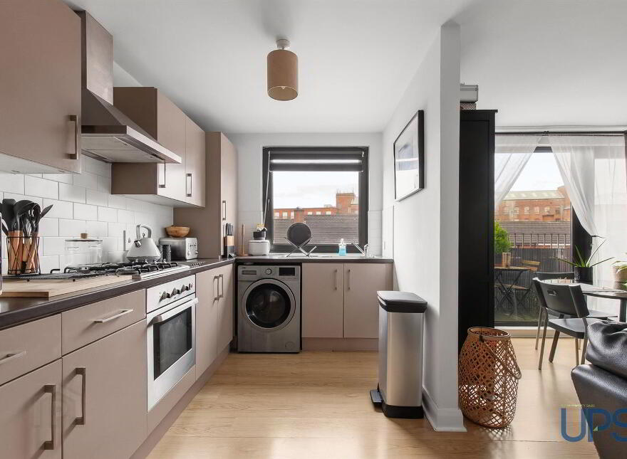 Apt 8 The Hazelton Building, 11 Clonard Street, Falls Road, Belfast, BT13 2QW