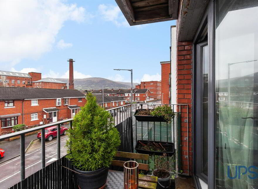Apt 8 The Hazelton Building, 11 Clonard Street, Falls Road, Belfast, BT13 2QW