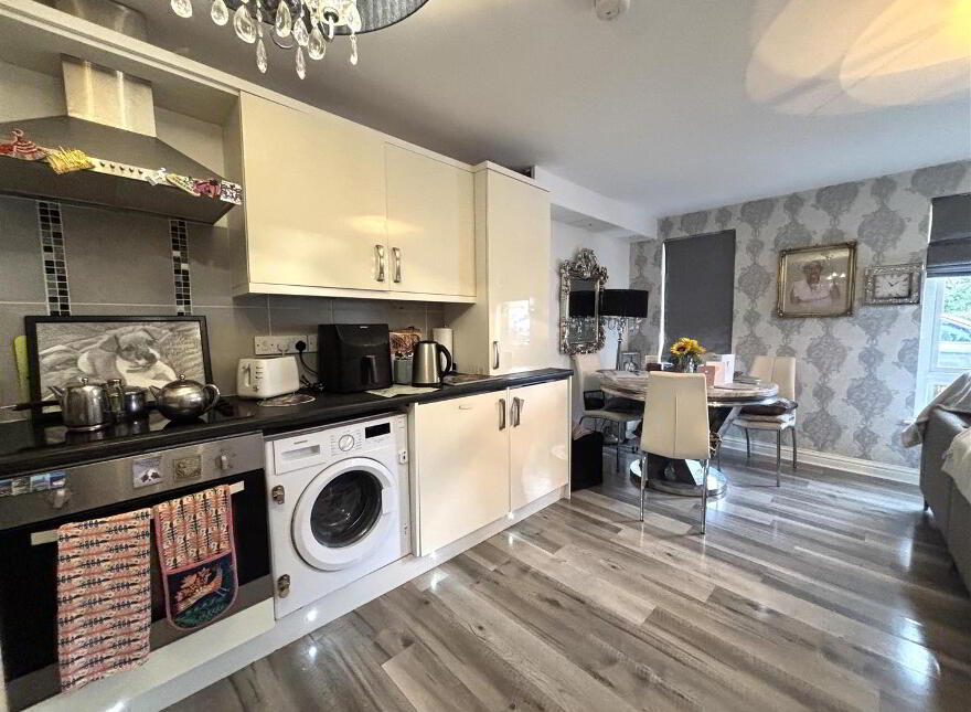 Apt 29, 4 West Circular Close, Belfast, BT13 3WQ