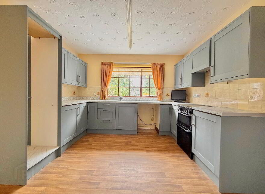 2 Hilton Park, Portglenone, Ballymena, BT44 8HH