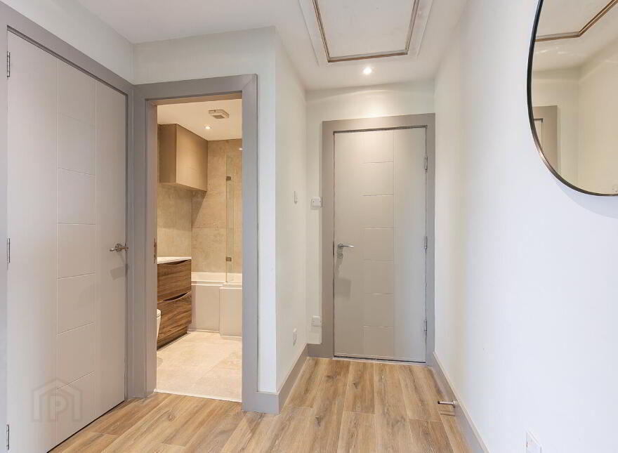 17/18 St. Helens Court, High Street, Holywood, BT18 9SS